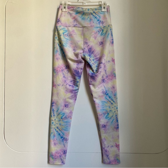 3/$39 Onzie Womens High Rise Midi Leggings Neon Tie Dye XS - Picture 3 of 4